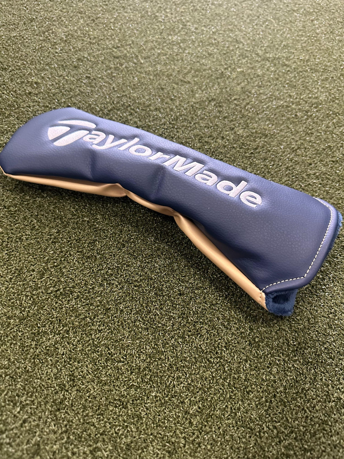 TaylorMade Accessory 2025 Queen City Rescue Headcover