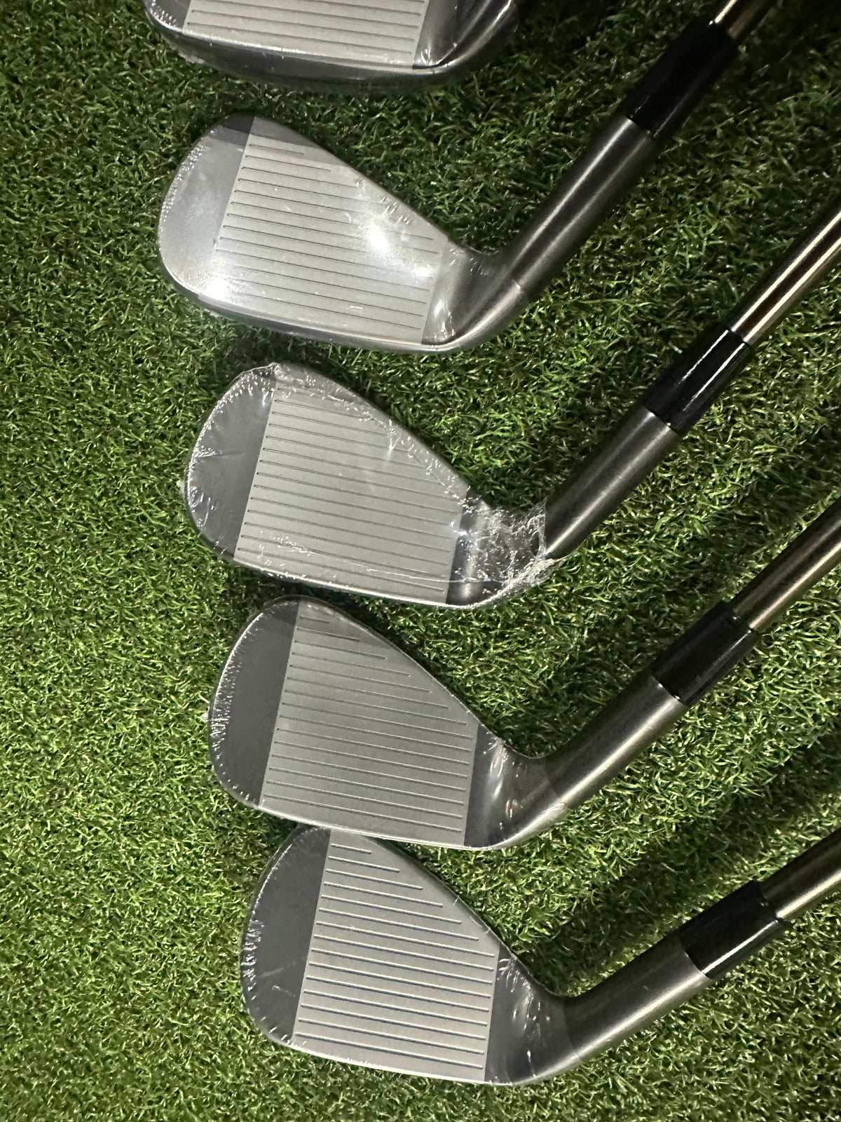 TaylorMade Iron Set New TaylorMade P790 Battle Worn 4/PW