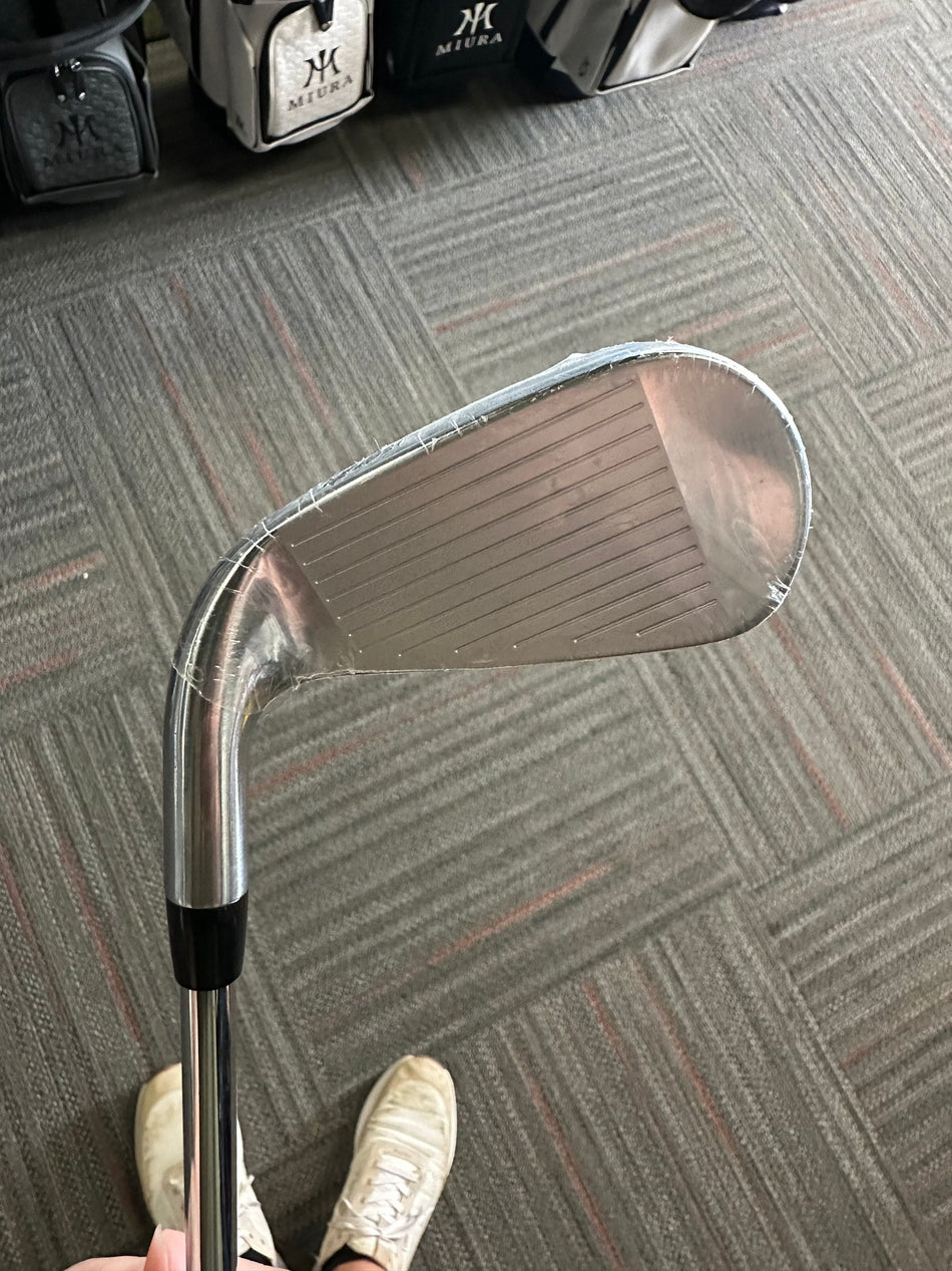Titleist Single Iron 2023 Titleist T350 4 iron amt red shaft